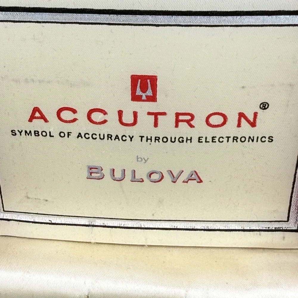 Vintage Bulova Accutron Watch Box‎ Display